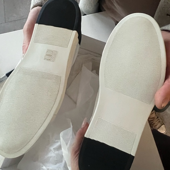 Oliver Cabell - Woman’s 11, Men’s size 8 - Picture 4 of 6